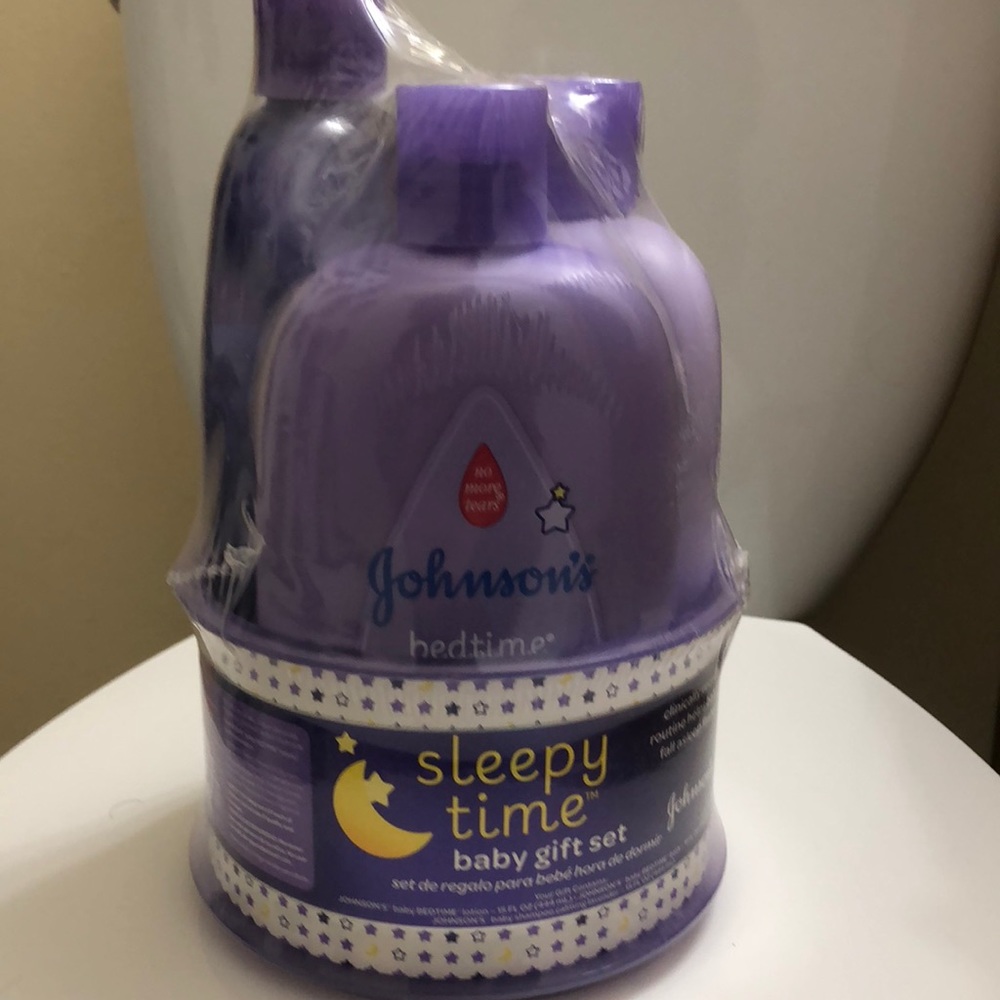 Johnson’s bedtime shampoo set